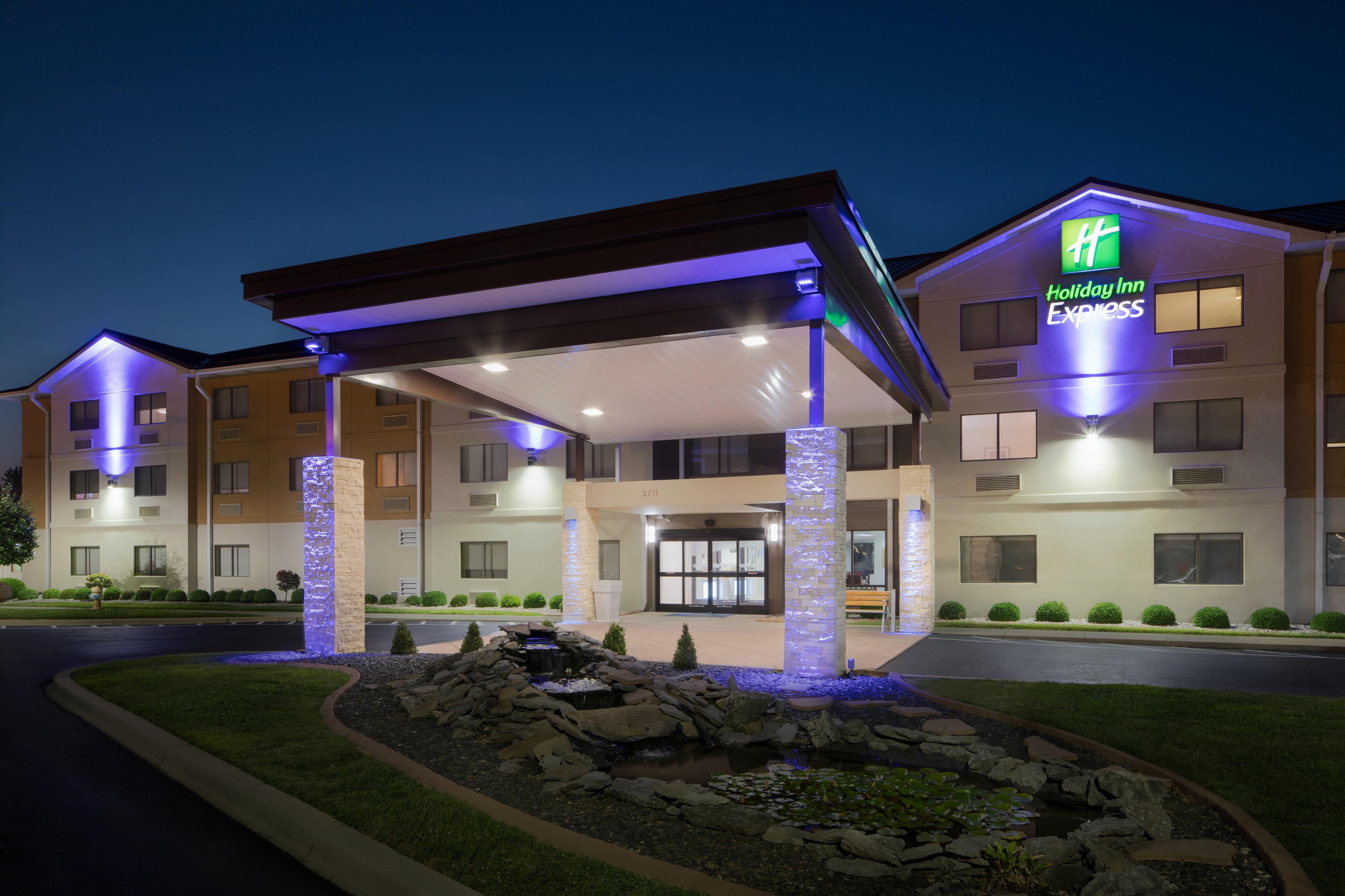 Holiday Inn Express Louisville Northeast, An Ihg Hotel Dış mekan fotoğraf