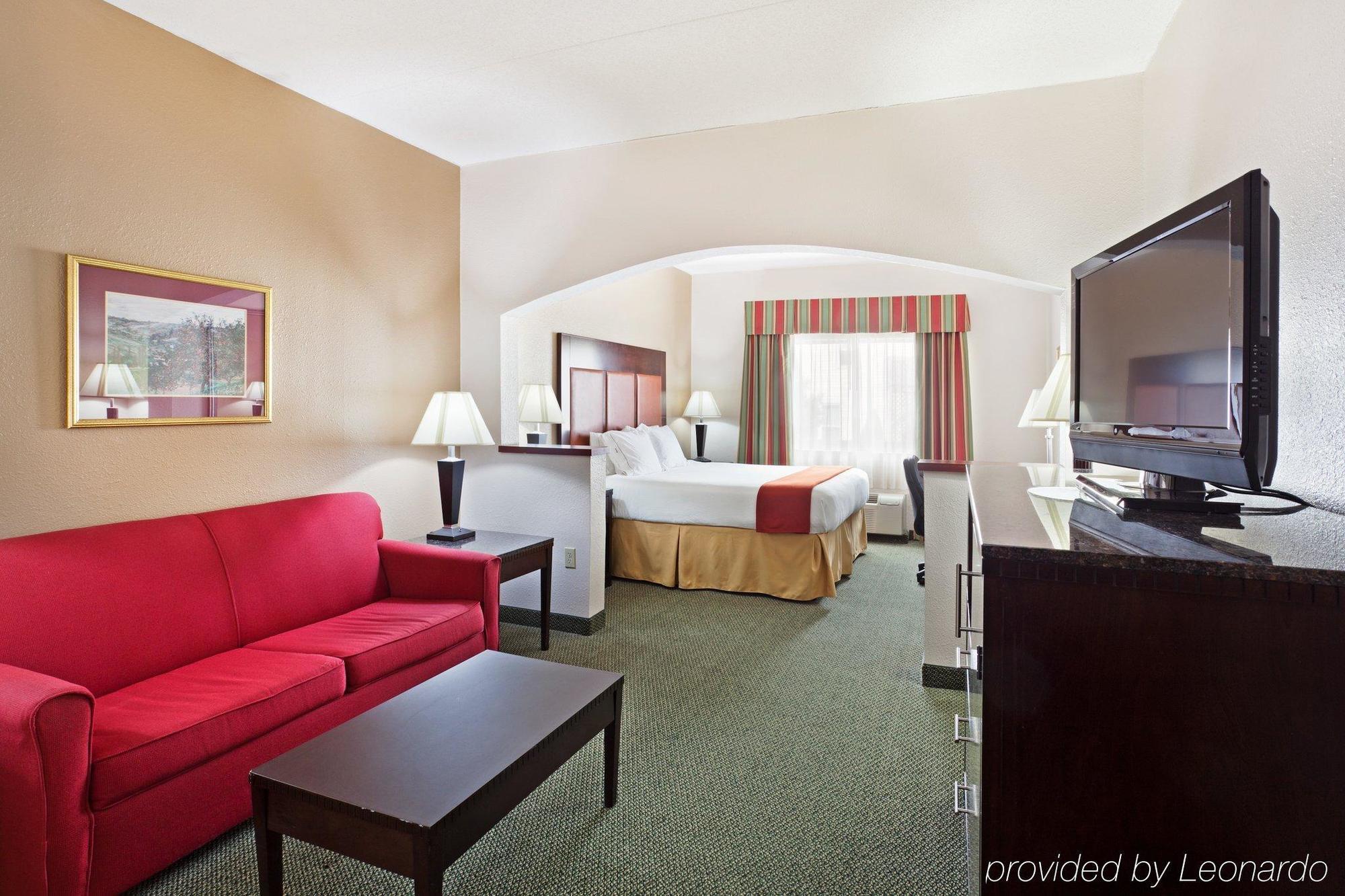 Holiday Inn Express Louisville Northeast, An Ihg Hotel Oda fotoğraf